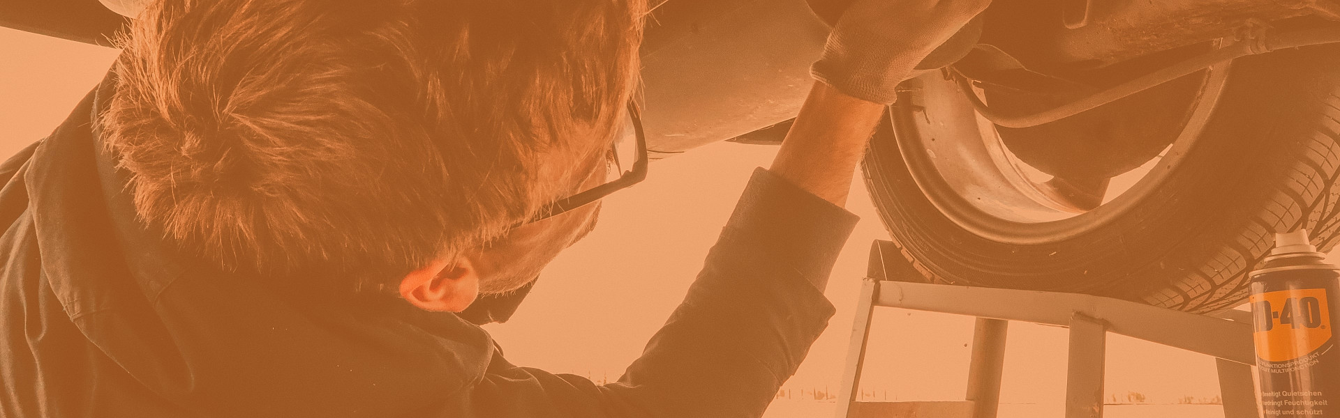 1336 monteur aan het werk   oranje